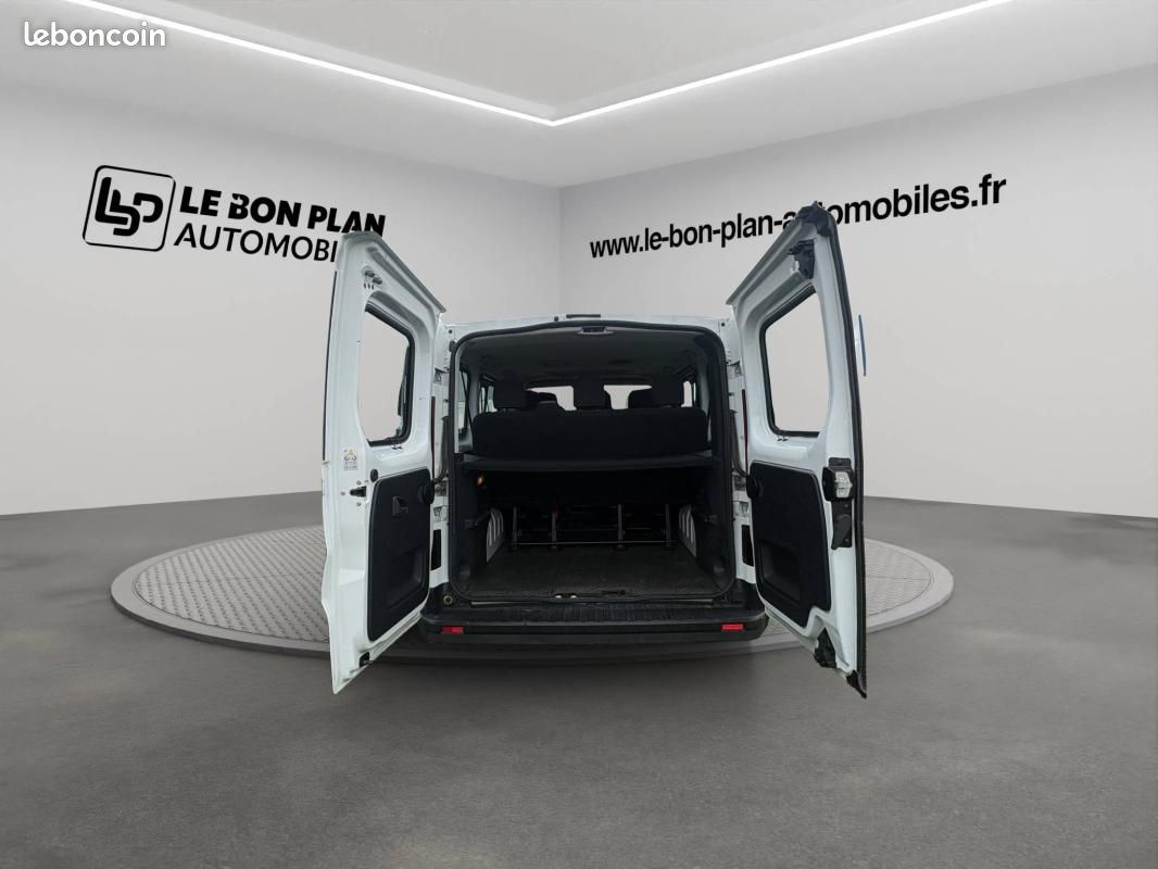 Renault Trafic III 1.6 dCi 125 Energy L1 Life 9PL (image 21)