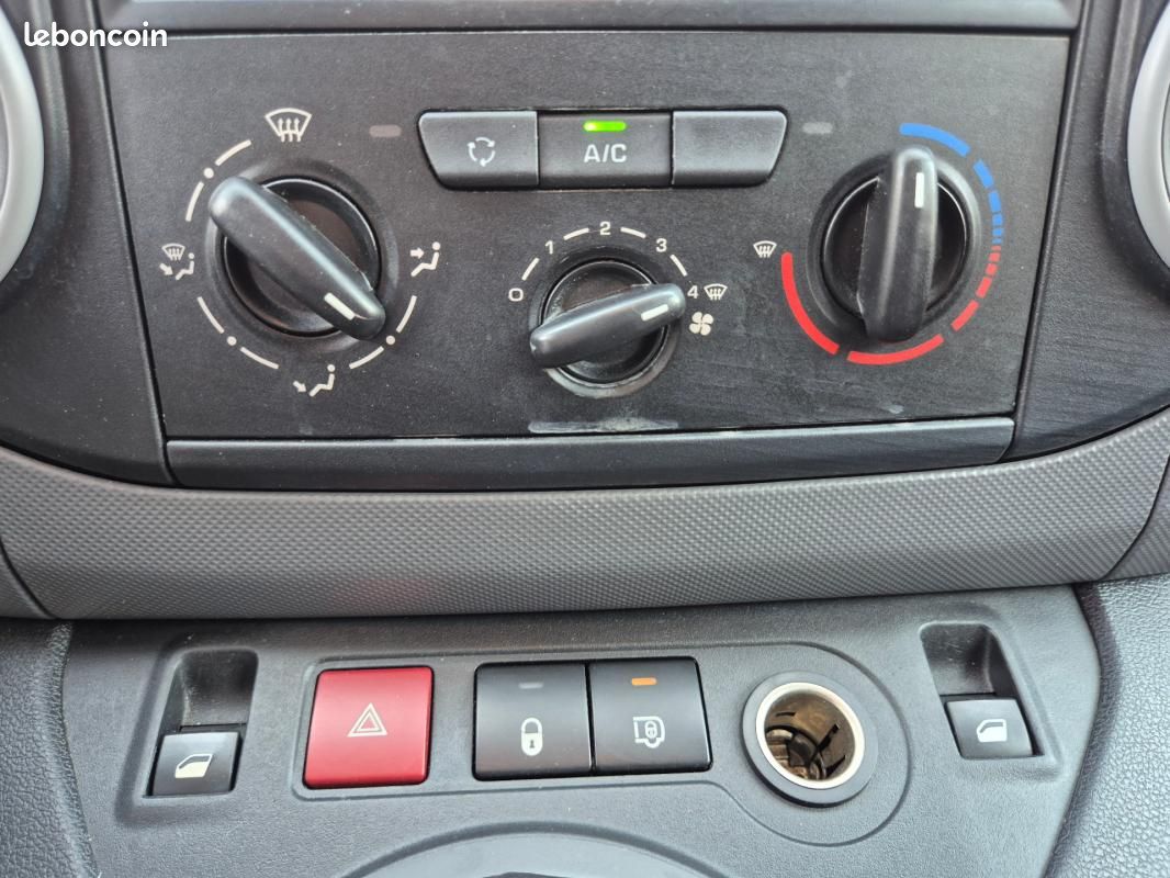 Peugeot Partner FOURGON STANDARD 1.6 BLUEHDI 100 S&S BVM5 PREMIUM (image 21)