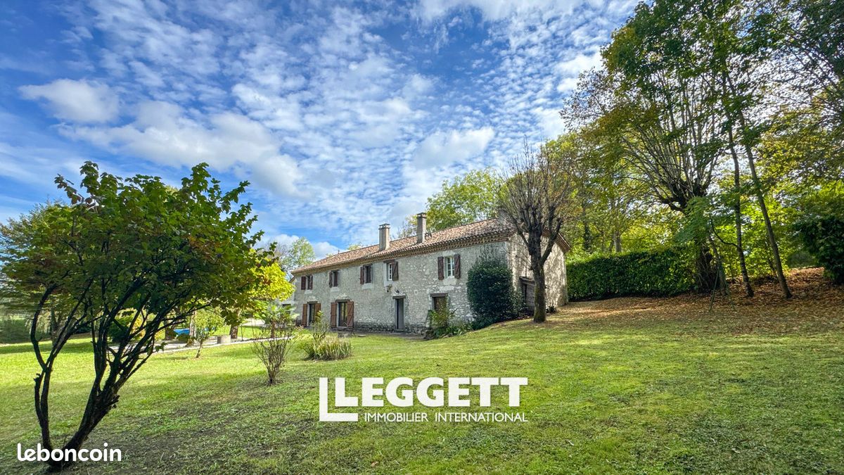 Maison 8 pièces 204 m² · à Montcuq-en-Quercy-Blanc · 204 m² · 205 000 €