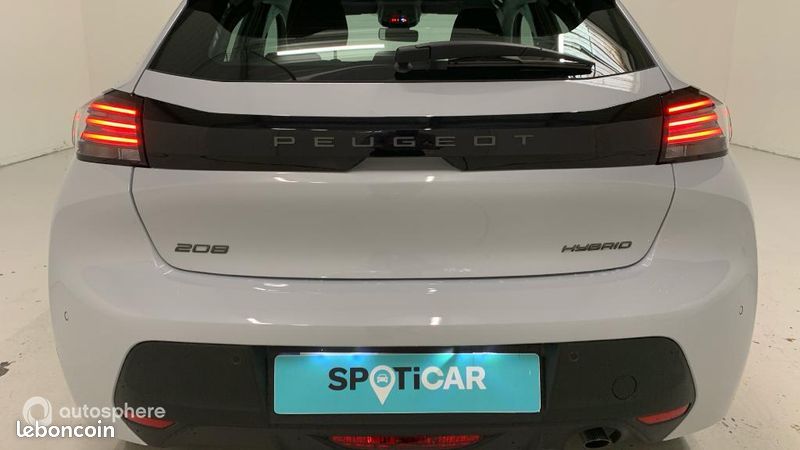 Peugeot 208 1.2 Hybrid 110ch Style e-DCS6 (image 31)