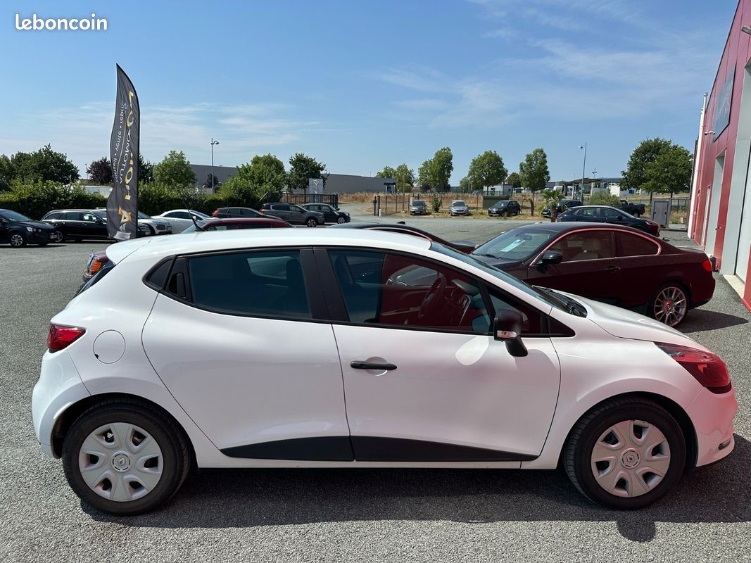 Renault CLIO IV 1.5 DCI 75 CH SOCIÉTÉ - GARANTIE 12 MOIS (image 8)
