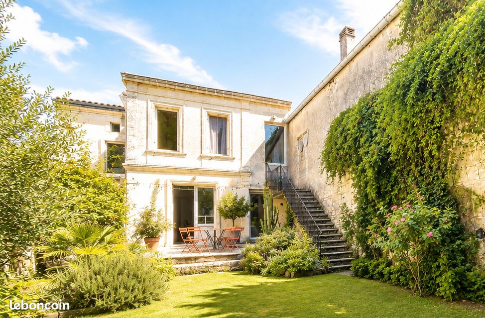 Maison 8 pièces 200 m² · à Saint-André-de-Cubzac · 200 m² · 332 000 €