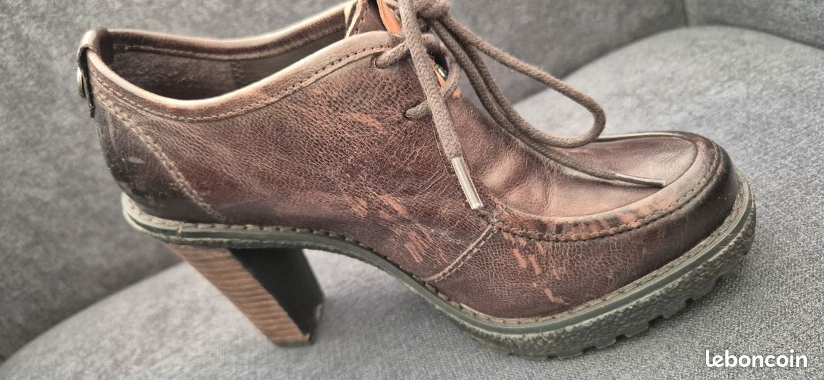 Calvin Klein Jeans pointure 36 Paire de chaussure femme escarpin