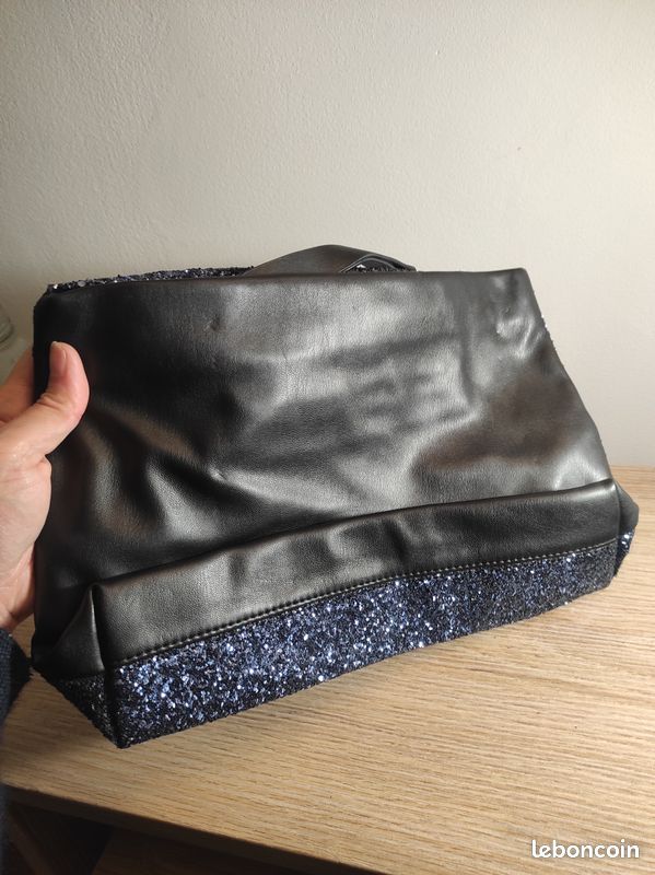 Sac Bandoulière Pochette Noire Zara Zara Carton Sac Rose Fushia - Main Image