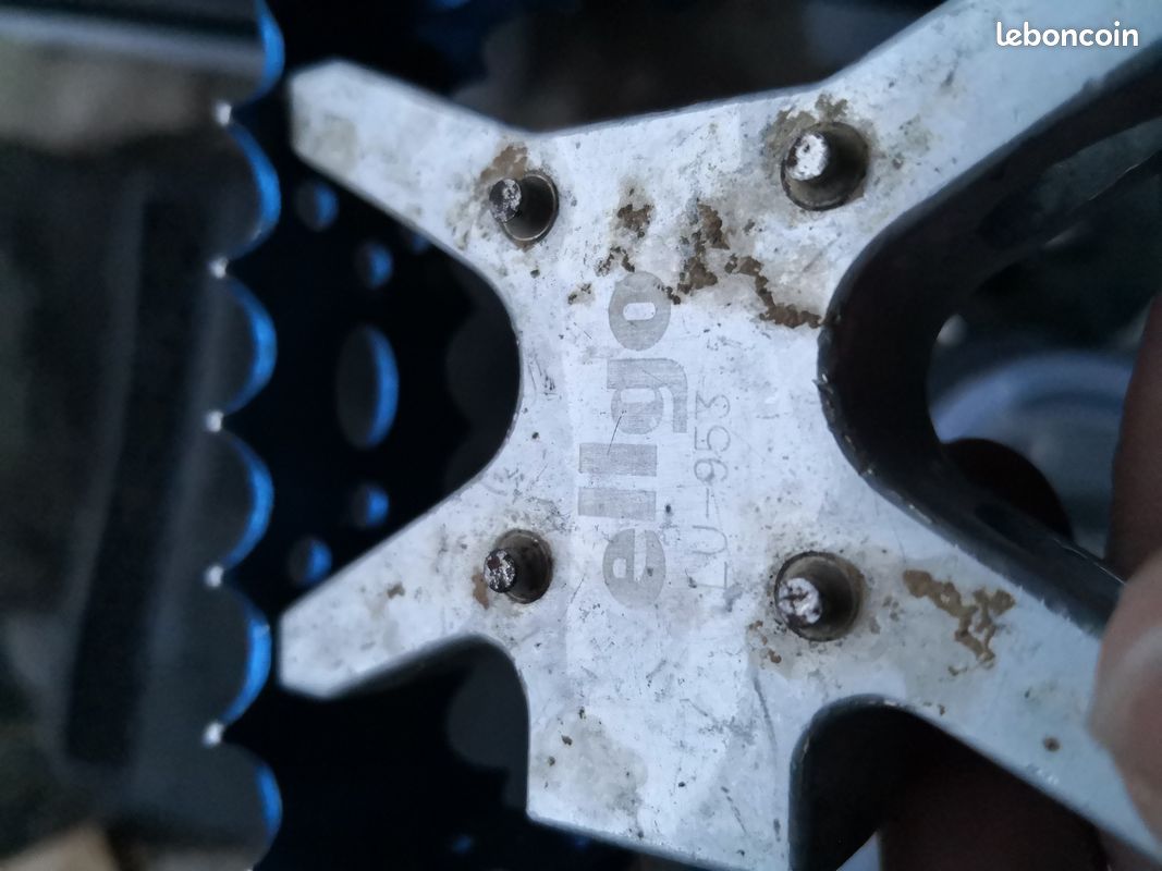 PÉDALES VTT WELGO en ALUMINIUM COLORIS BLEU en bon état - Équipements vélos