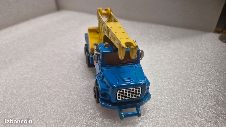 Camion De Chantier Majorette Série 4500 Avec Treuil - 1/60e Bleu/jaune (occasion)