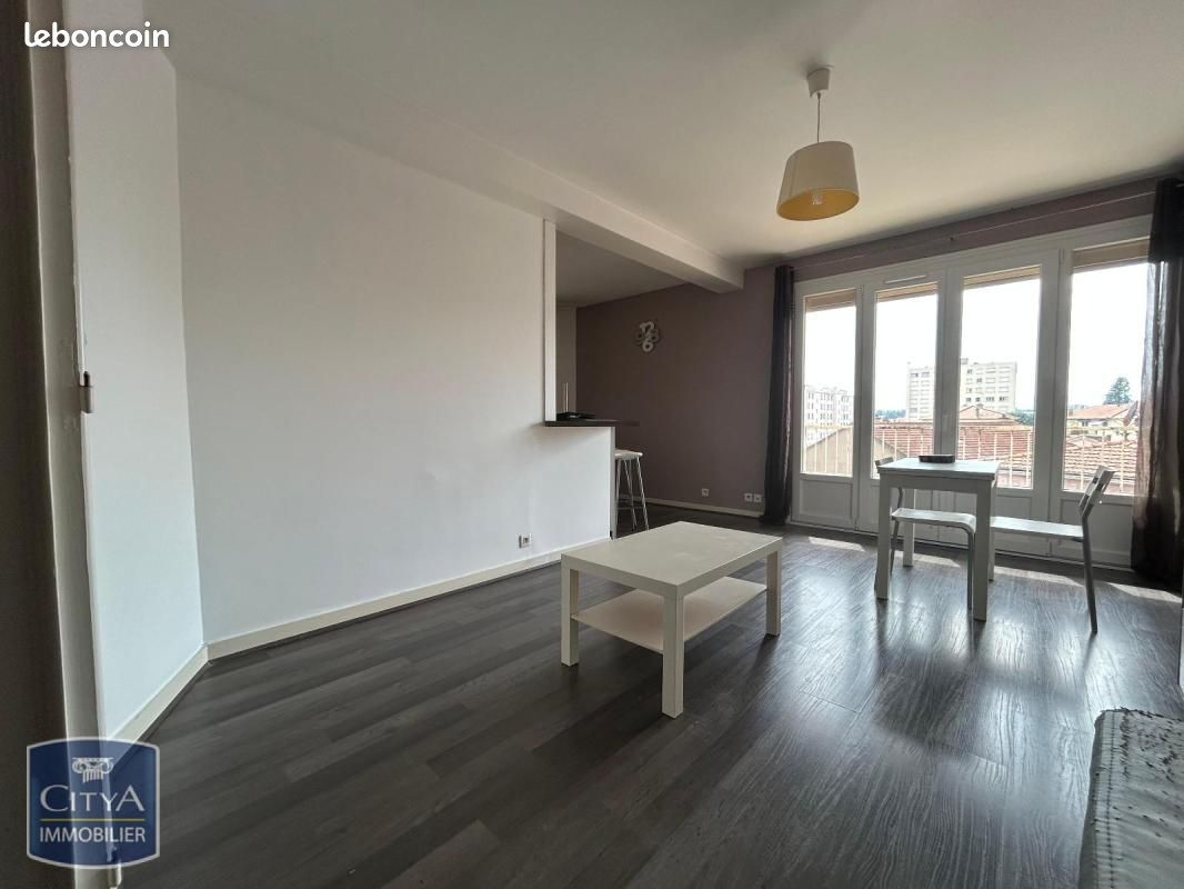 Appartement 2 pièces 49 m² · à Roanne · 49 m² · 556 €