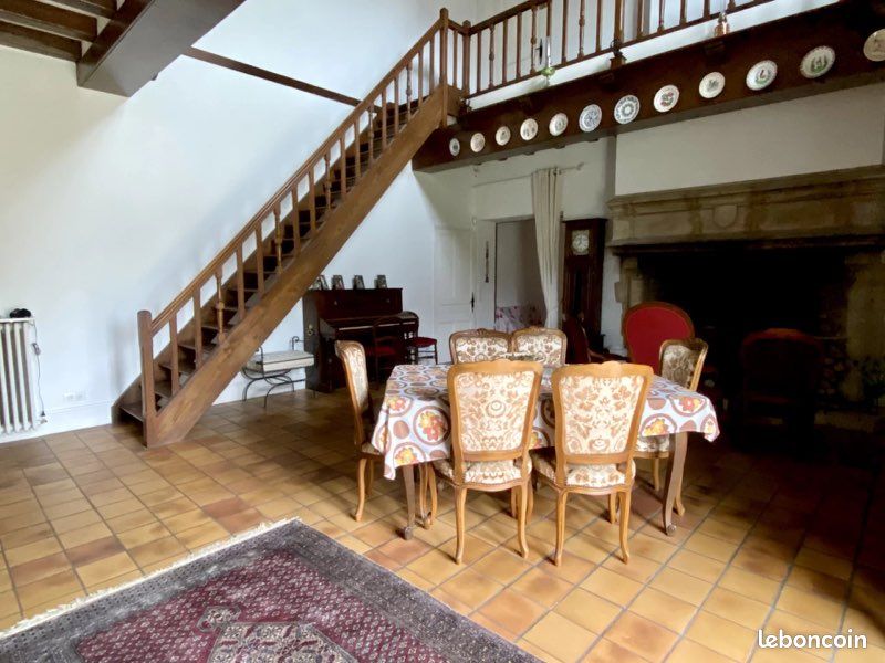 Maison 7 pièces 316 m² · à Civray · 316 m² · 250 000 €