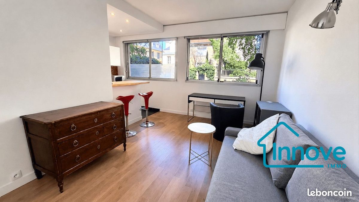 Appartement 1 pièce 25 m² · à Versailles · 25 m² · 762 €/mois