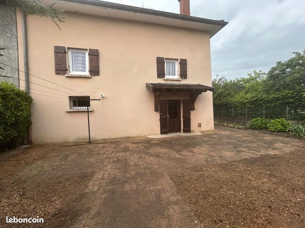 Appartement 2 pièces 70 m² · à Vonnas · 70 m² · 650 €