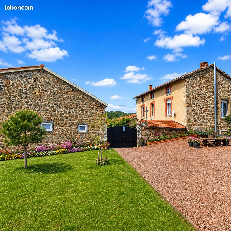 Maison 5 pièces 130 m² · à Saint-Just-en-Chevalet · 130 m² · 235 000 €