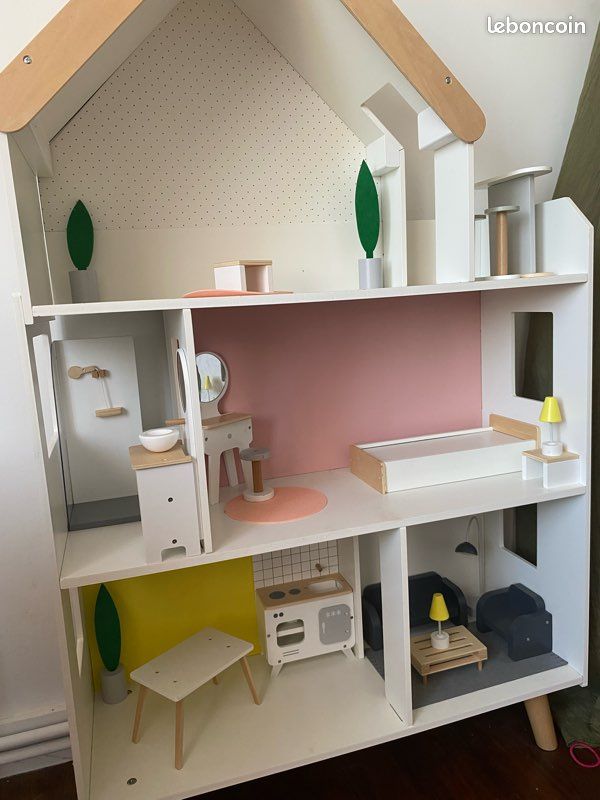 Maison de poupée (image 1)