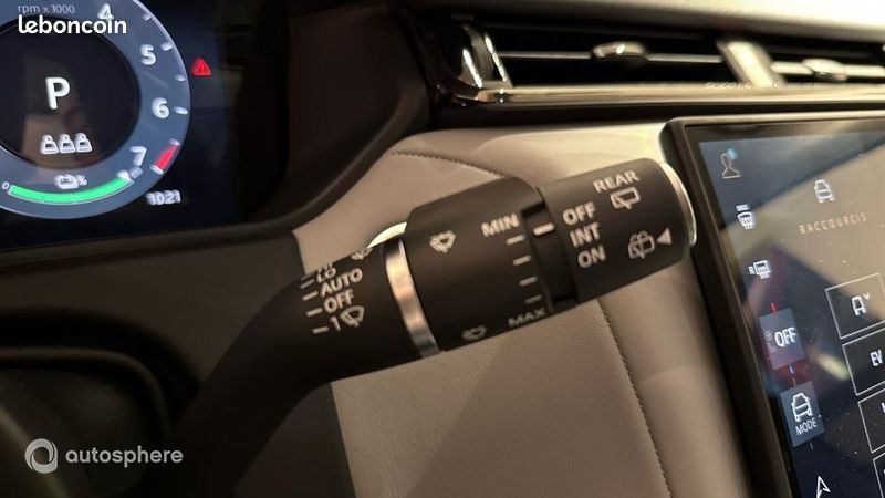 Land-Rover Range Rover Velar 2.0 P400e 404ch PHEV Dynamic HSE AWD BVA (image 24)