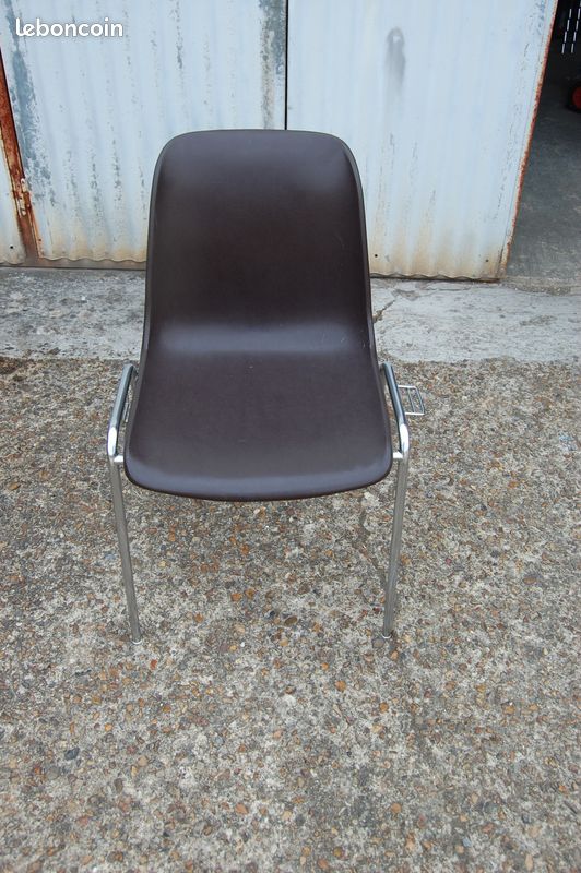 Chaise coque plastique empilable et accrochable, Qté 42+17 (image 3)
