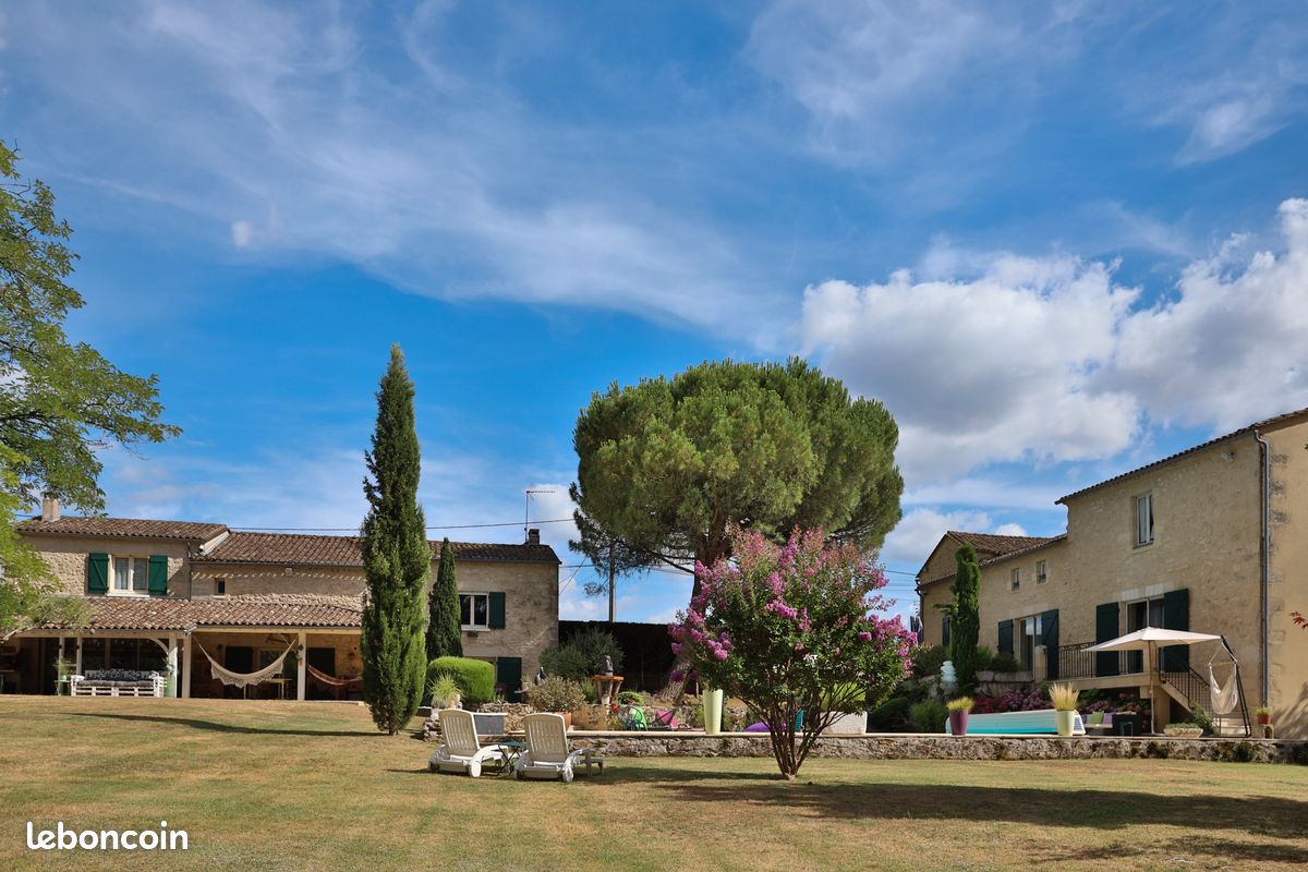 Maison 12 pièces 330 m² · à Saint-Émilion · 330 m² · 795 000 €