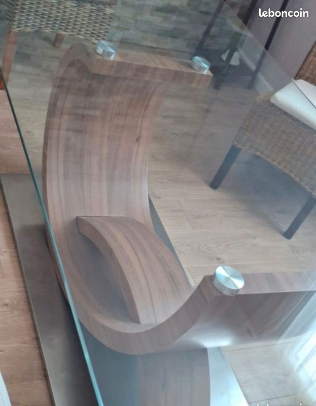Table de salle à manger et chaises (image 2)