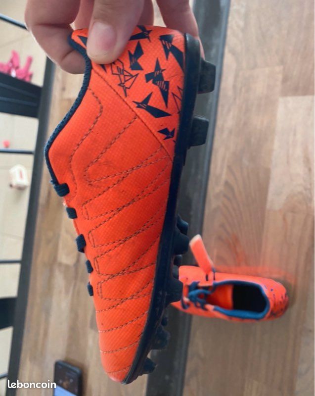 Chaussures de football avec crampon t28 (image 2)