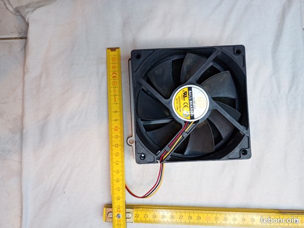 Ventilateur Métal 6'' 12V Carpoint - Pivotant - Pour Voiture Ou Atelier