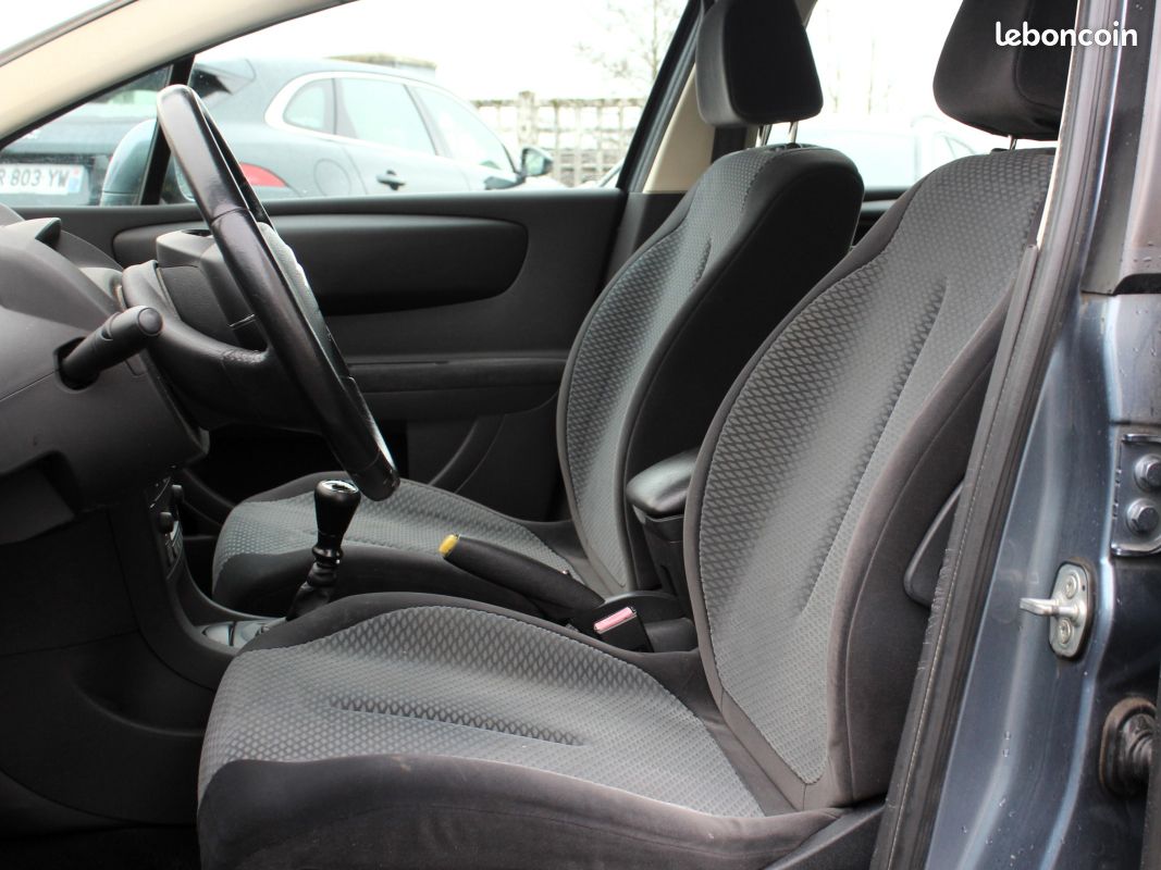 CITROEN C4 HDI 110 Pack Ambiance (image 11)