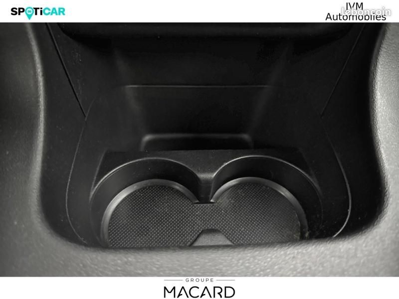 Citroen C3 1.2 PureTech 110ch S&S C-Series 120-121g (image 35)