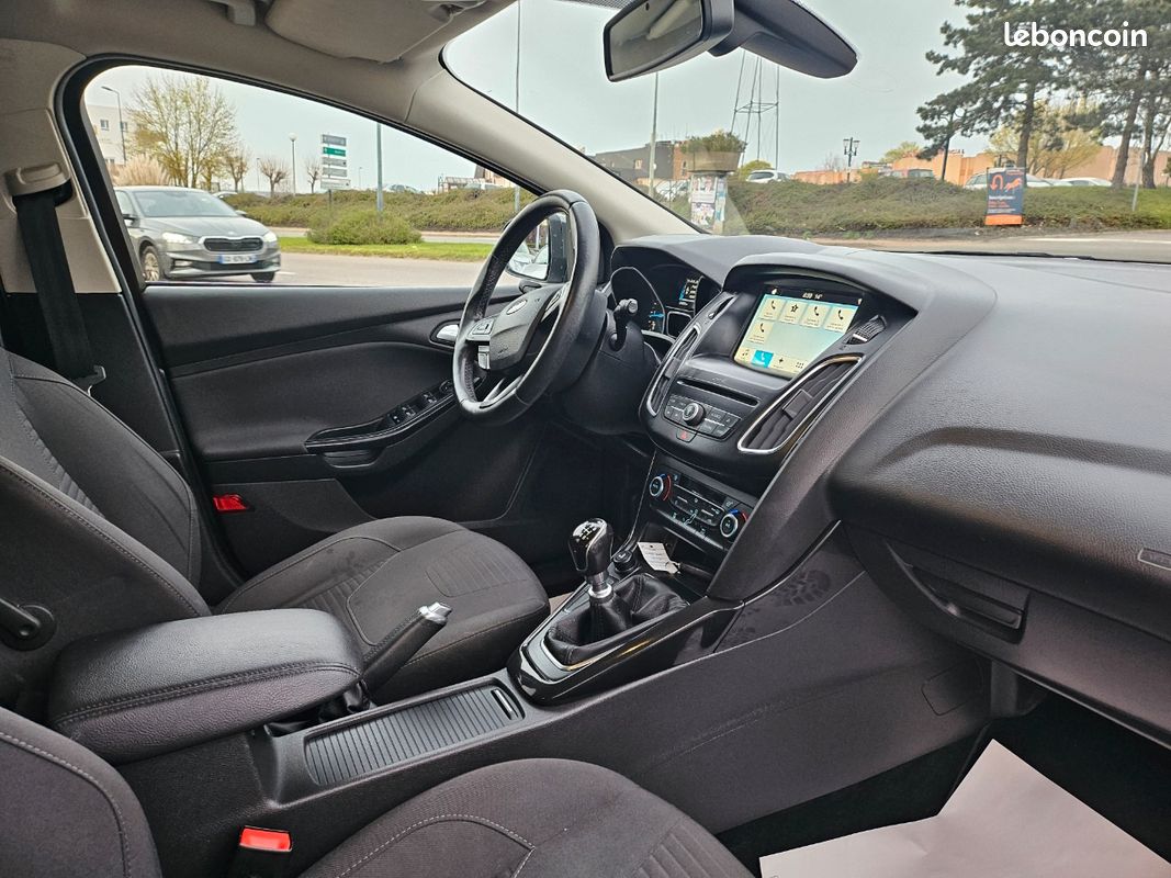FORD Focus 1.5 TDCI 120 cv faible km (image 3)