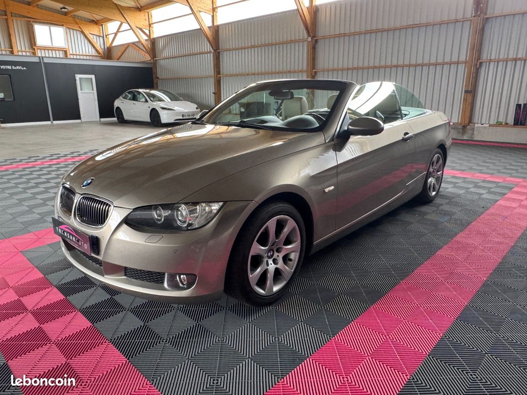 BMW SERIE 3 CAB E93 330i Luxe A (image 15)