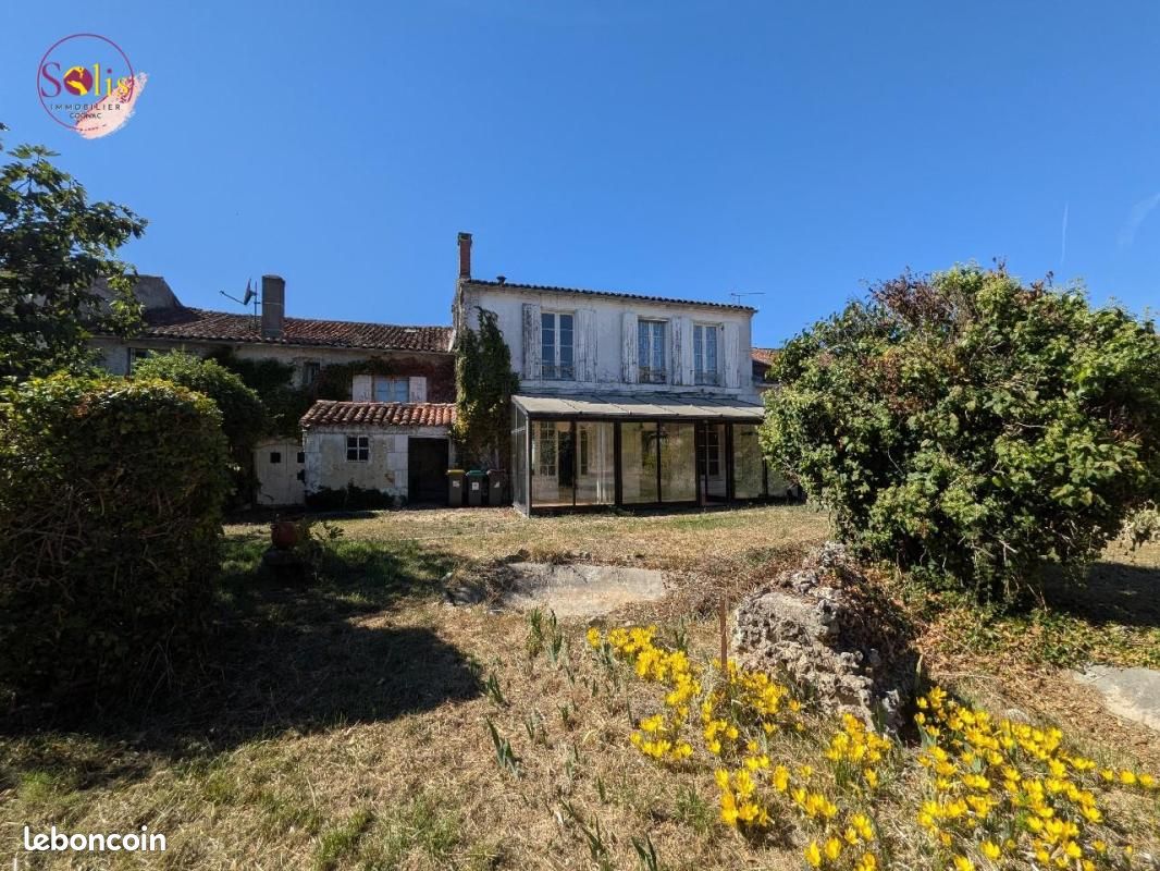 Maison 270 m² · à Cognac · 270 m² · 165 075 €