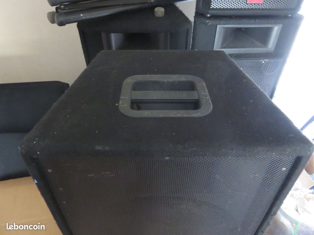 Deux enceintes professionnelles (particulier) Yamaha AX15 - BON ÉTAT GÉNÉRAL - FONCTIONNENT PARFAITEMENT BIEN (image 2)