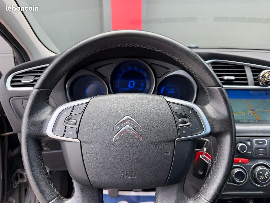 CITROEN C4 C4 HDi 90 Confort (image 23)