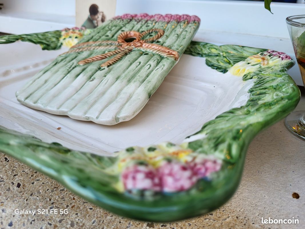 Passoire Vintage a Fruits En Barbotine Decor Raisin + Son Plateau
