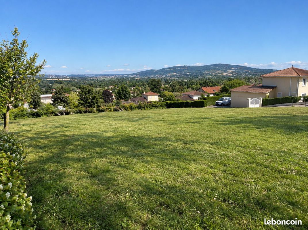 Terrain 460 m² · à Lucenay · 199 000 €