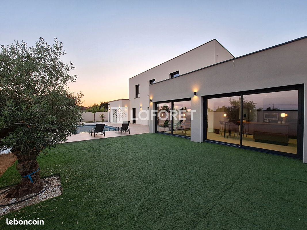 Maison 8 pièces 230 m² · à Andrézieux-Bouthéon · 230 m² · 694 000 €