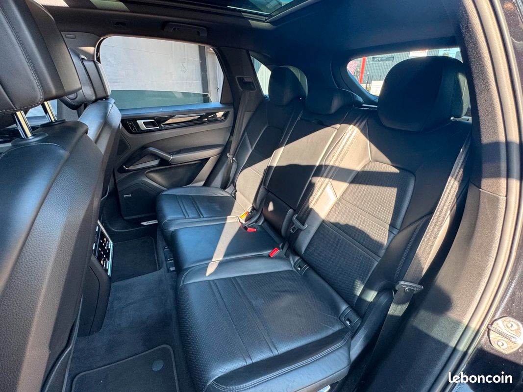PORSCHE CAYENNE 3.0 V6 340 ch Tiptronic BVA S I Garanție I Suivi Porsche (image 16)