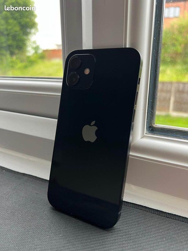 IPhone 12 (image 1)