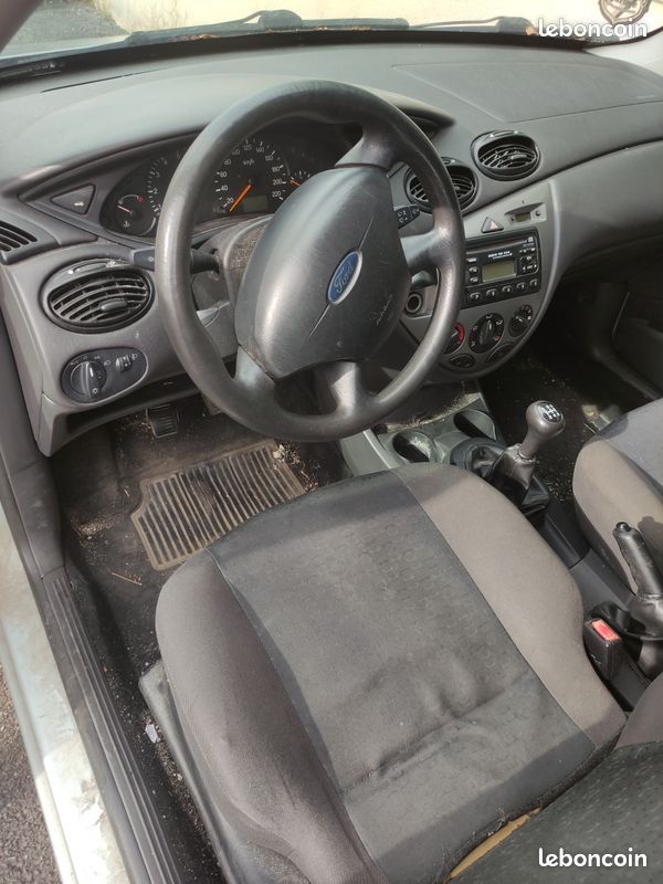 Ford Focus 1.6 break (image 3)