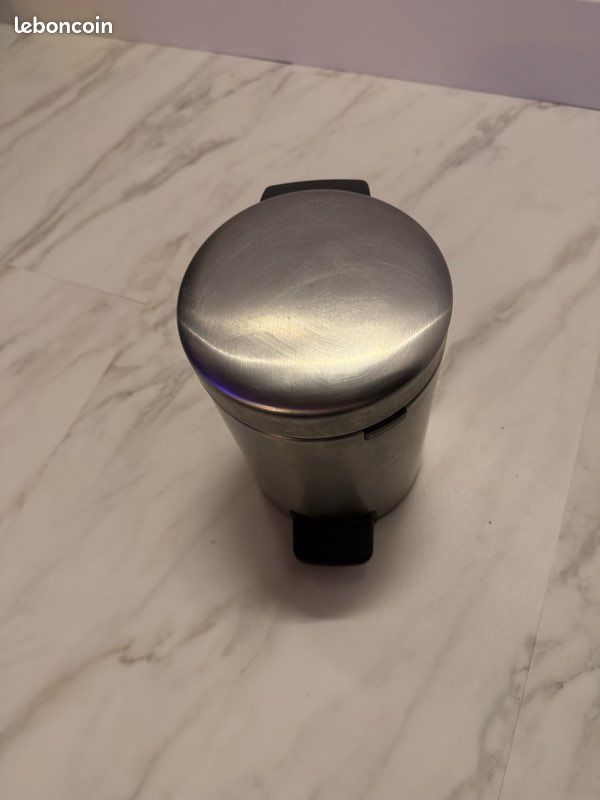 Petite poubelle salle de bain (image 2)