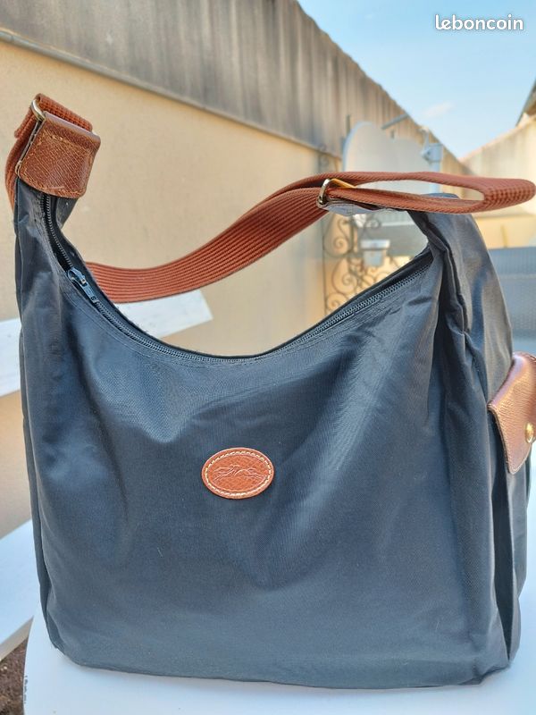 Sac à main/besace ou cabas femme Longchamp en très bon état nylon
