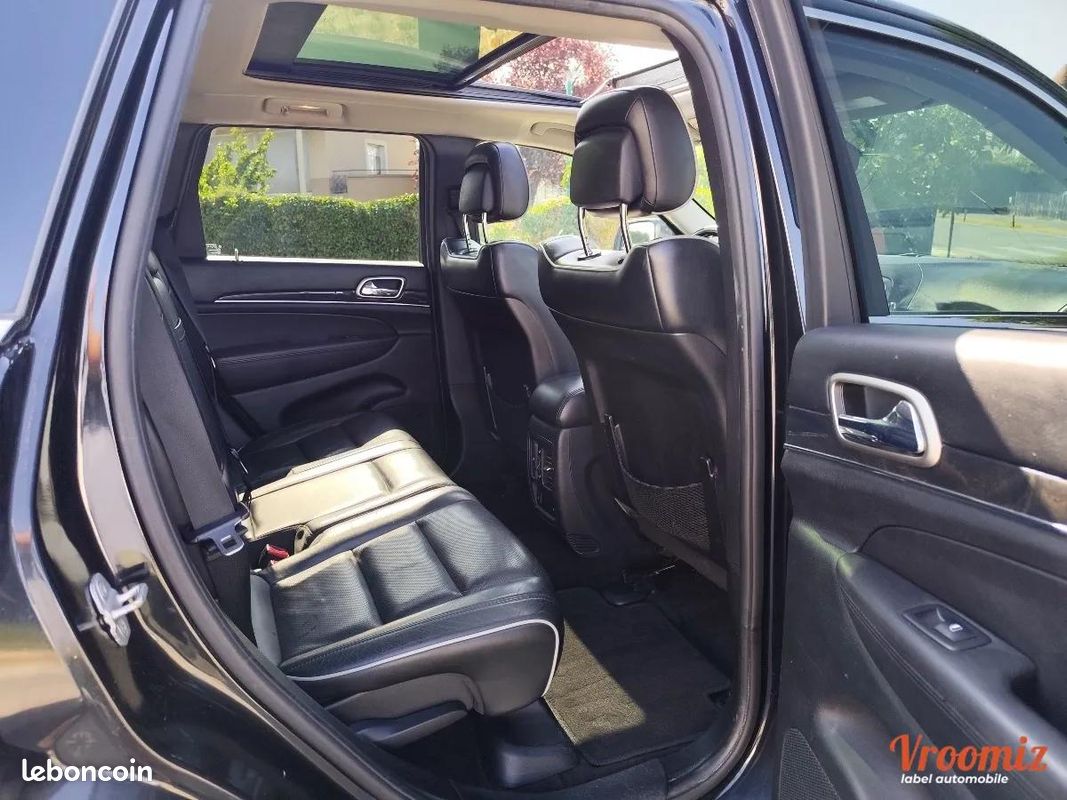Jeep Grand Cherokee 3.6 PENTASTAR FLEXFUEL 285 OVERLAND AWD BVA / REPRISE POSSIBLE (image 10)