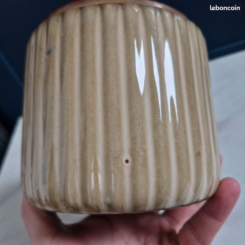 Cache pot en céramique (image 11)