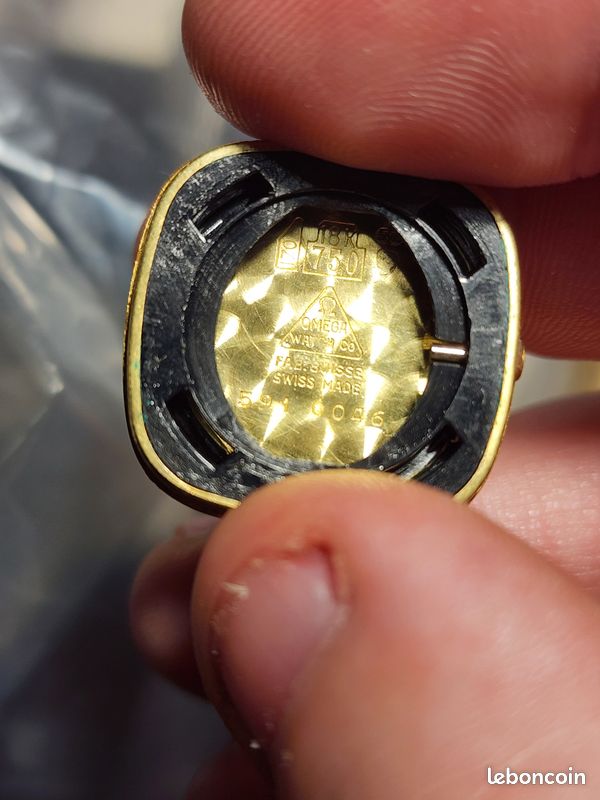 Omega De Ville Quartz vintage or 18k 750 boîtier coussin fonctionnelle (image 17)