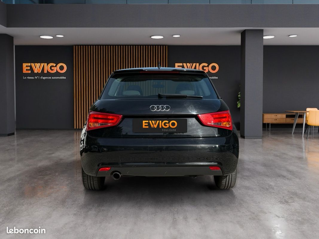 AUDI A1 1.2 TFSI 90 CH AMBIENTE * SIEGES CHAUFFANTS * CLIMATISATION * CHAINE DISTRIBUTION CHANGEe (image 11)