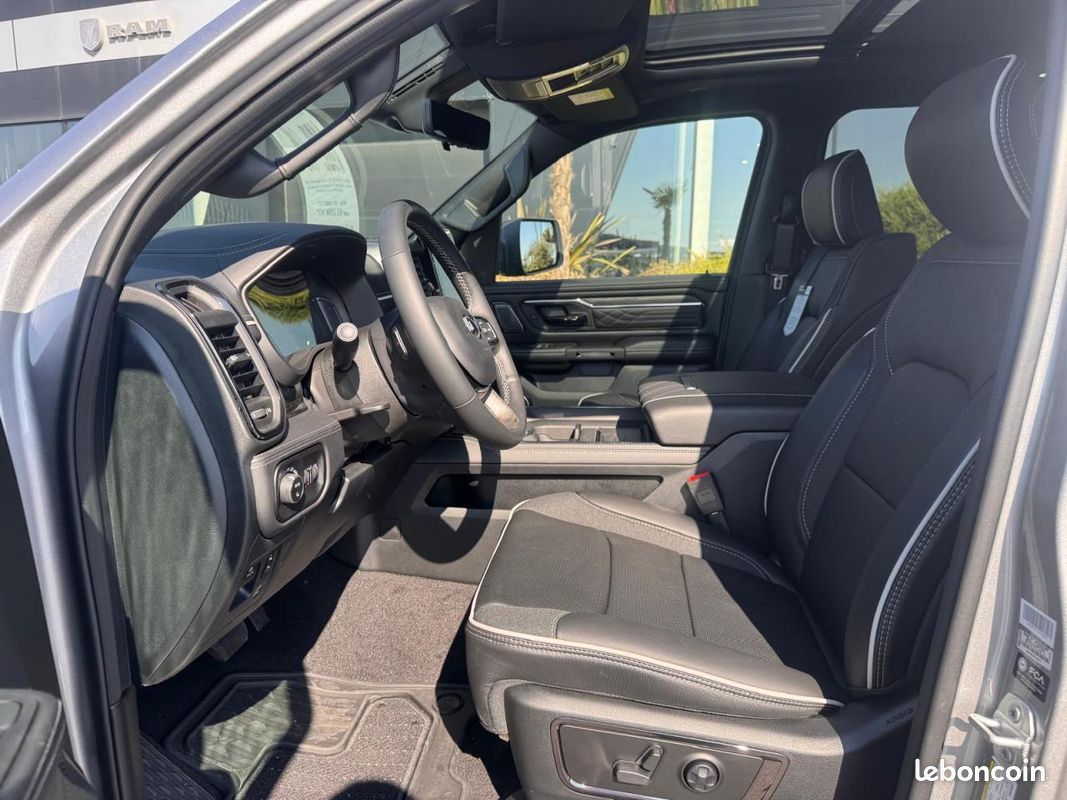 Dodge ram 1500 crew limited night edition rambox 2025 (image 11)