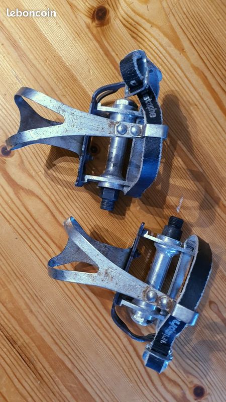 Pédale et cale pieds Christophe - Équipements vélos