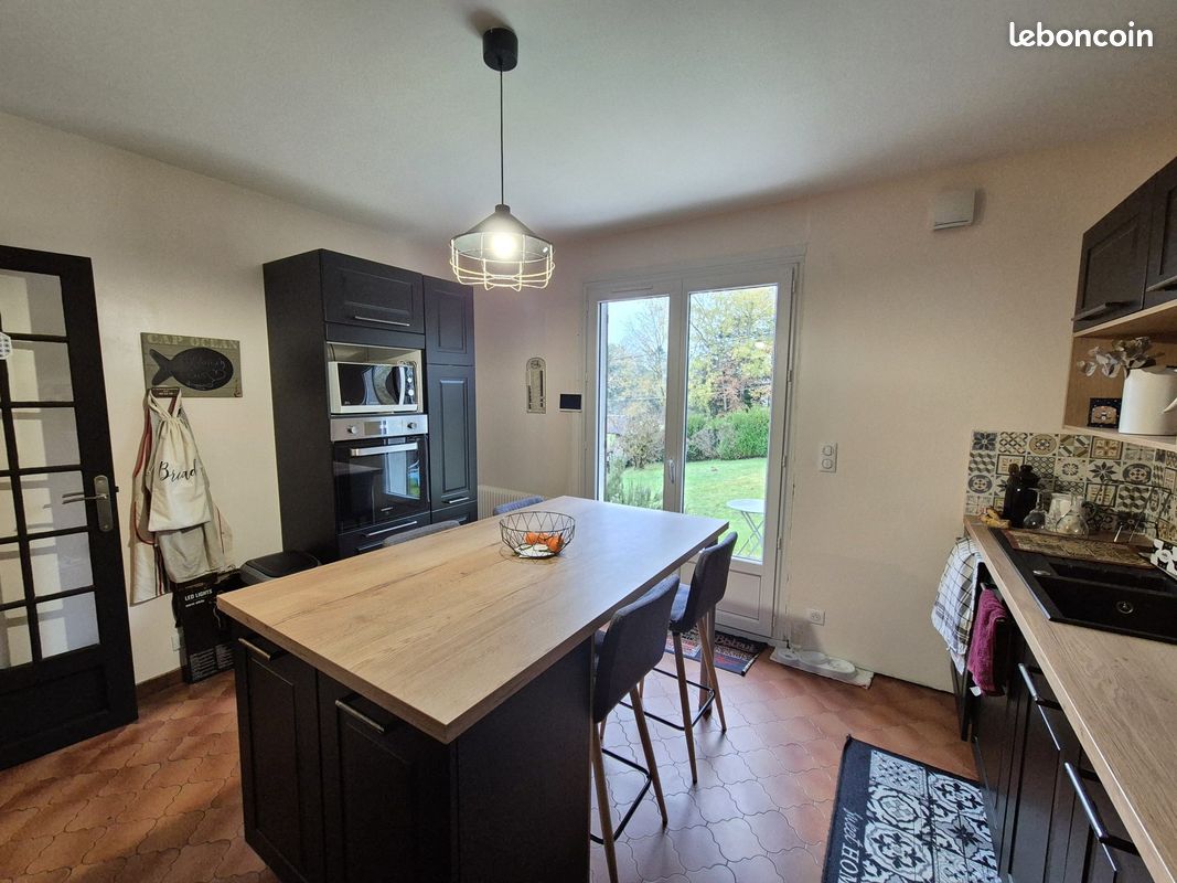 Maison 8 pièces 166 m² · à Masléon · 166 m² · 215 000 €