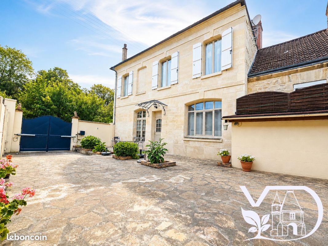 Maison 5 pièces 122 m² · à Bury · 122 m² · 287 000 €