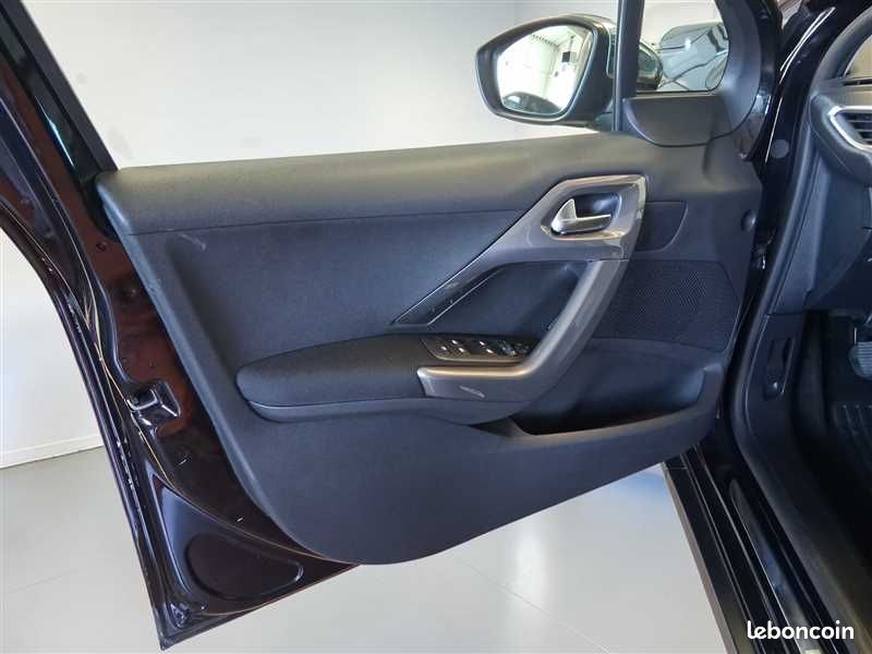 Peugeot 2008 1.2 82cv STYLE (image 15)