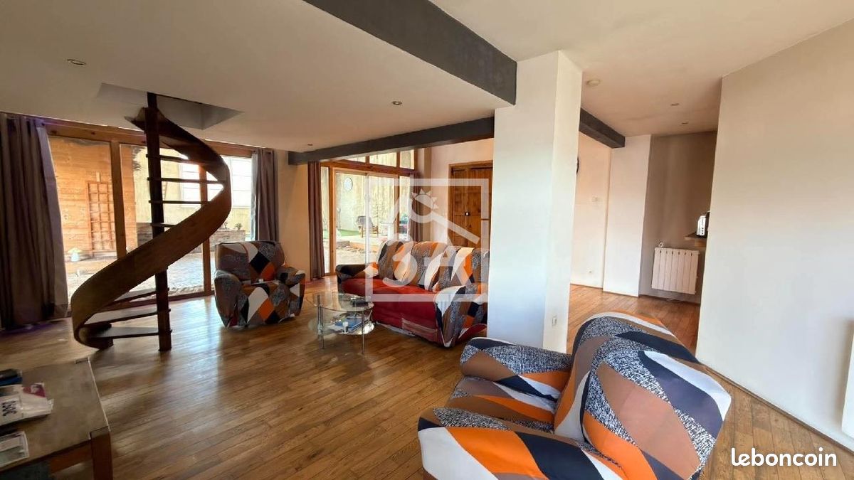 Maison 7 pièces 207 m² · à Blendecques · 207 m² · 189 720 €