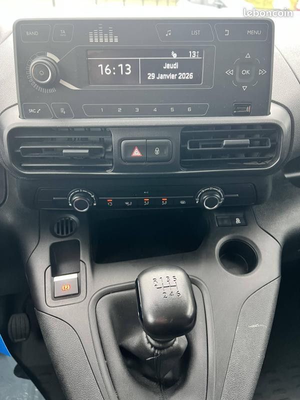 Peugeot Partner 1.5 BlueHDi BVM6 100CV PREMIUM STANDARD Garantie Nationale 12 Mois (image 11)
