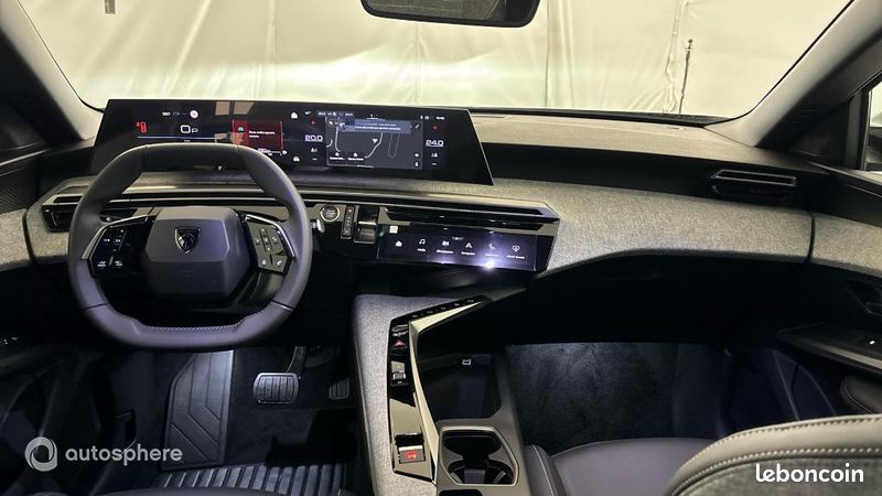 Peugeot 3008 1.2 Hybrid 136ch Allure e-DCS6 (image 11)