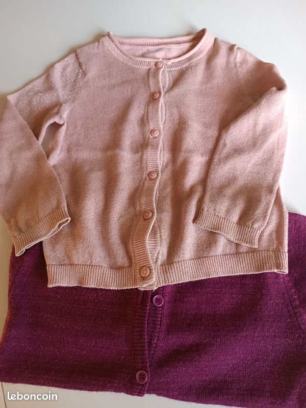 Lot de 2 gilets 4/5 ans 2 euros (image 2)